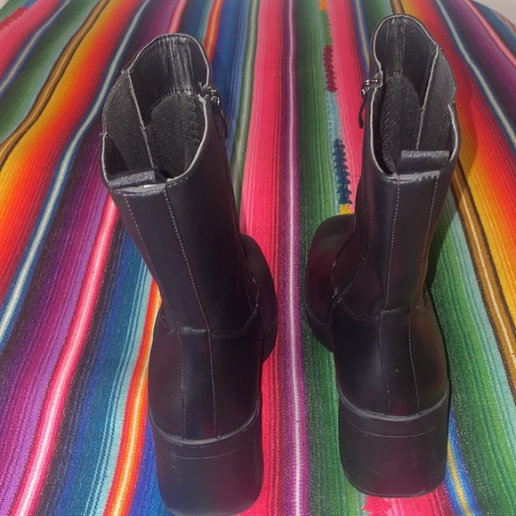 Torrid Block Heel Chelsea Platform Bootie - Picture 6 of 8